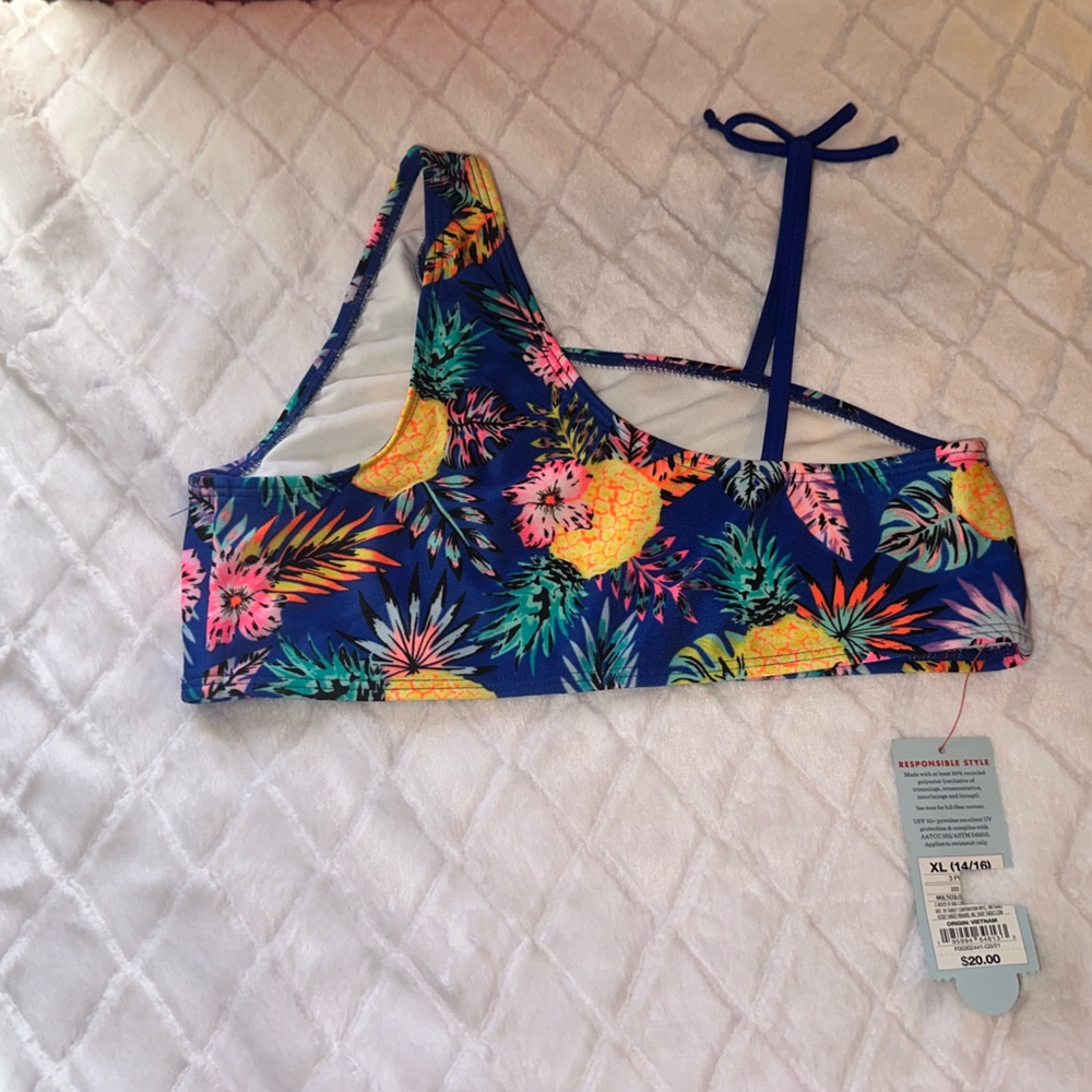 💙🌴NWT SWIM TOP